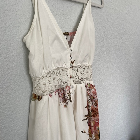 Hello Molly floral and lace maxi dress - Picture 4 of 13